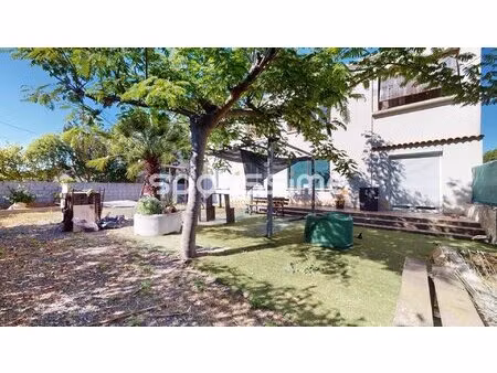 agde - mairie  maison de 166 m² à rénover avec jardin arboré