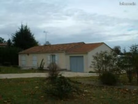 maison plain pied 3 ch près jonzac 17