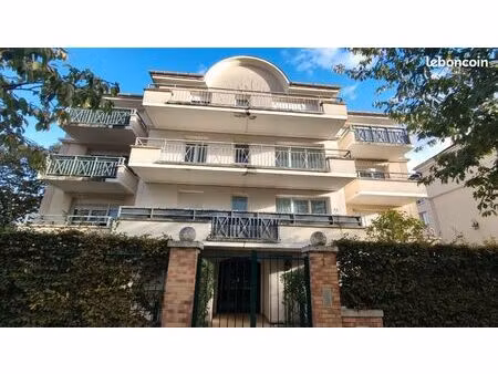bel appartement f2 meublé à louer à elancourt