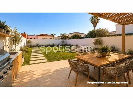 vias maison t4 entièrement rénovée avec jardin et stationnements