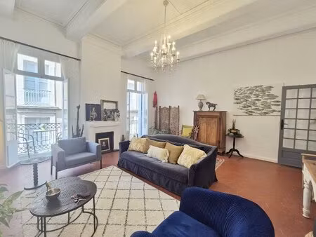 emplacement privilégié près de la cathédrale - appartement bourgeois rénové avec goût et..