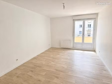 chartres centre – grand t2 de 63 m² avec balcon et parking privatif