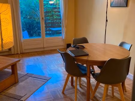 2 pièces meublé en rez-de-jardin à charpennes  limite 6e