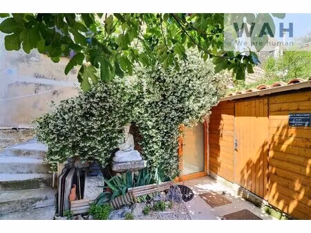 maison de village de 110 m2 avec jardin  cour et stationnements - 3 chambres - saint-brès