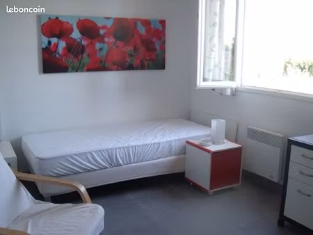 chambre meublée