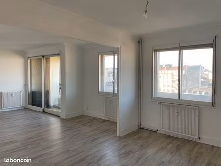 appartement f3/f4 proche hotel de ville