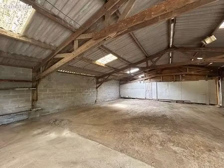hangar  garage  stockage