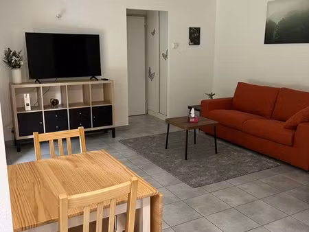 loue f2 meublé rez de jardin