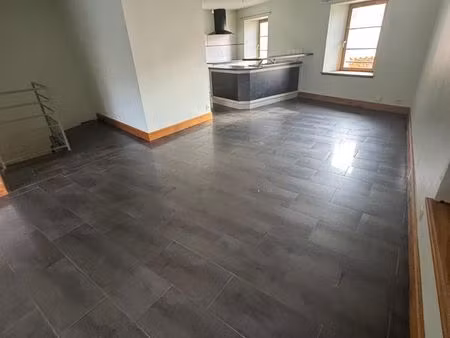 appartement t3 - 74 m² vivonne centre
