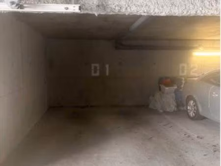 place de parking location