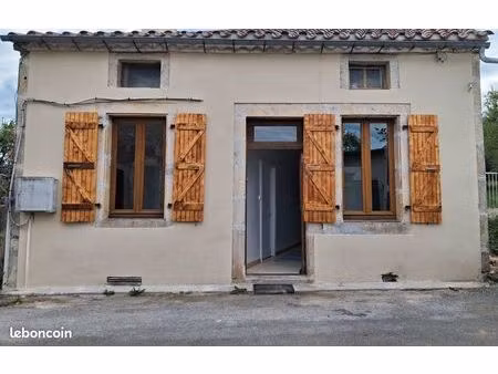 limogne en quercy bourg 46260; maison 3pièces 49 m2; 600euros charges non comprises;