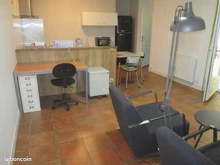 iut bourges: t1 étudiant/e meublé + parking