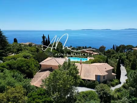 tres belle vue sur la mer pour cette villa d architecte proche des plages
