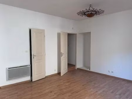 location appartement 1 pièce 35m² brignoles 83170