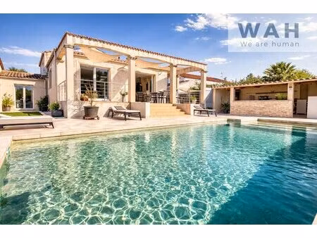 villa 5 pièces avec piscine et garage