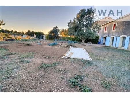 vente mas de 200m2 et grange sur terrain de 711m2 et 4000m2 de terrain agricole - 34400...