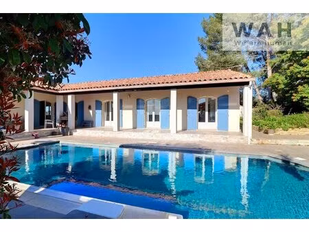 vente villa - 7 pièces de 207 m2 -terrain de 825 m2 - piscine - 34130 saint aunès