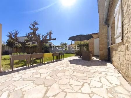 mauguio belle maison familiale de caractère avec dépendance et jardin piscinable