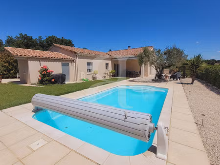 superbe villa de plain pied avec piscine région grignan