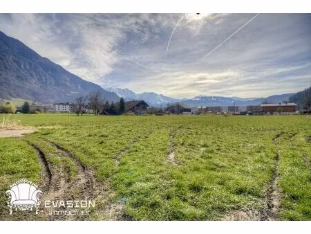 terrain constructible plat avec vue dégagée