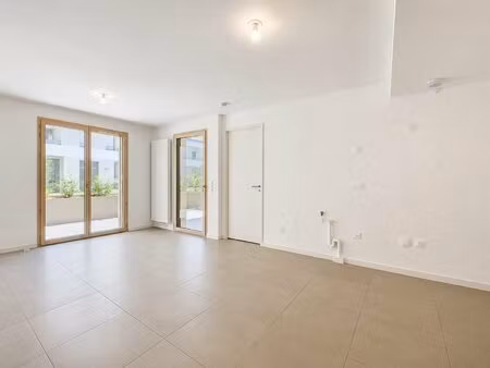 t2 39 m² + terrasse 20 m² - annecy - jamais habité