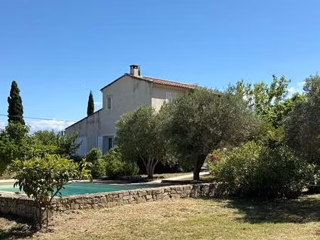 belle villa sur les hauteurs de pernes les fontaines
