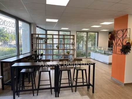 bordeaux rives droites  boulangerie-pâtisserie  environ 120m².