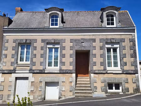 vente maison 5 pièces  76.00m²  mauges