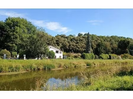 propriété charmante avec 2 logements indépendants  piscine  jardin paysager et fort...