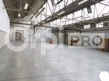 location local d’activités belleville 69220 608m²