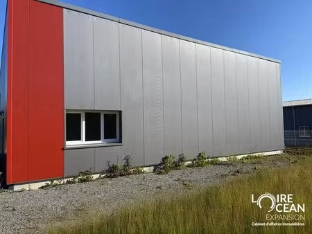 location local d’activités saint laurent de la plaine 49290 180m²