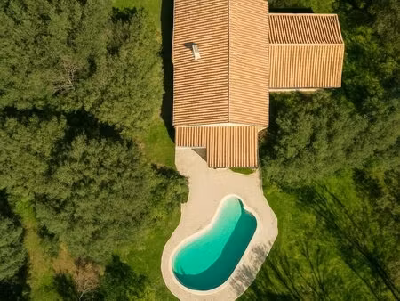 maison de caractère avec piscine et parc arboré