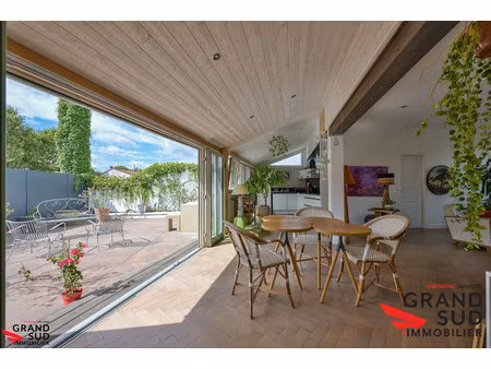maison avec terrasse et garage
