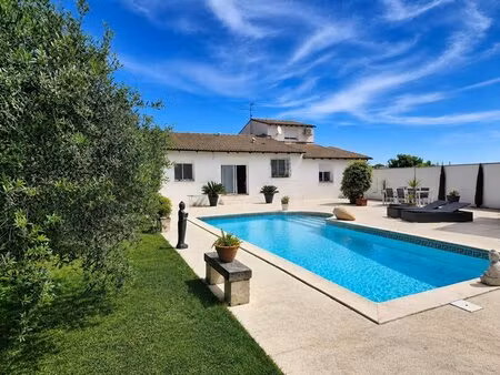 villa 4 chambres piscine sur 2900 m² de terrain à clarensac