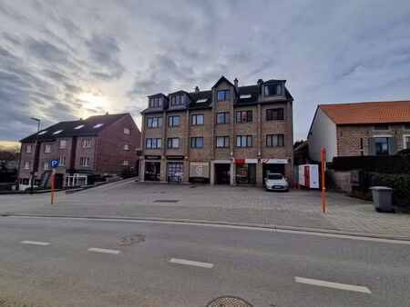 instapklaar appartement met 2 slaapkamers  berging & parking