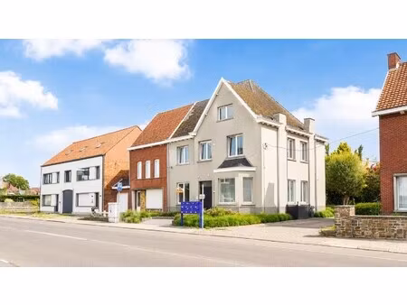 gerenoveerd gelijkvloers appartement te zele