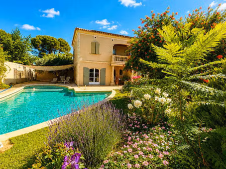 vente maison 7 pièces 192 m² villeneuve-lès-avignon (30400)