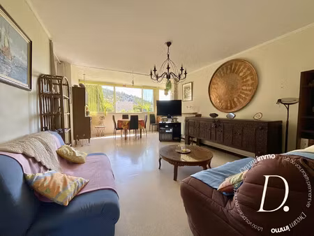 appartement 4 pièces de 85m2 + cave + stationnement libre