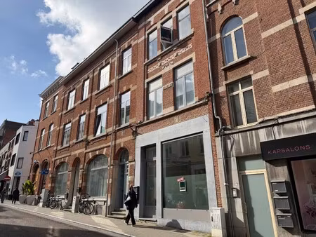 gemeubeld appartement met terras en 1 slaapkamer te leuven