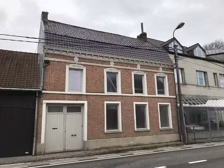 ruime en authentieke burgerswoning met 3 slaapkamers  garage entuin.