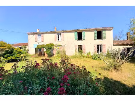 vente maison 7 pièces  251.00m²  chaillé