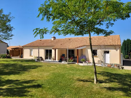 vente maison 4 pièces  110.00m²  chemillé