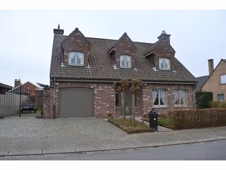 ruime open bebouwing met 3 slaapkamers in heule