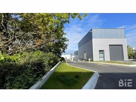 vente local d’activités bassens 33530 72m² à 615m²
