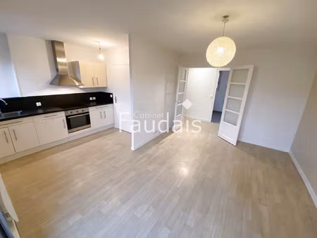 location appartement 3 pièces 61m² st lo 50000