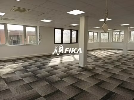 location bureaux 107 m² à 327 m²