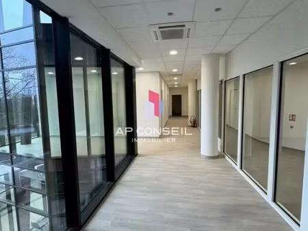 location bureaux 29 m² à 862 m²