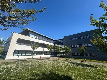 location bureaux 126 m²