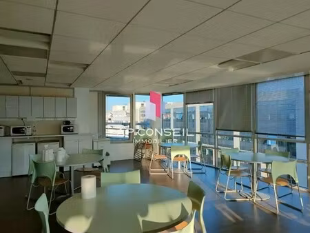 location bureaux 404 m² à 1 944 m²