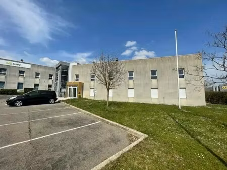 location bureaux 244 m²